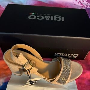 IGI&CO
Made In Italy Suede Heel Sandals